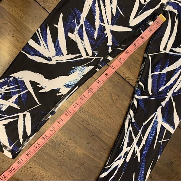 Fabletics Midrise Yoga Capri  - Picture 4 of 6